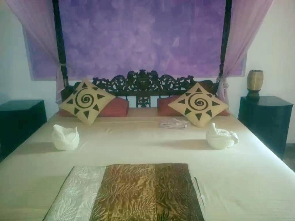 Solomon Beach Hotel Marawila Exterior photo